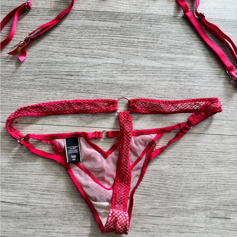 Victoria Secret Elegant Pink Lace Lingerie Set - Picture 6 of 6